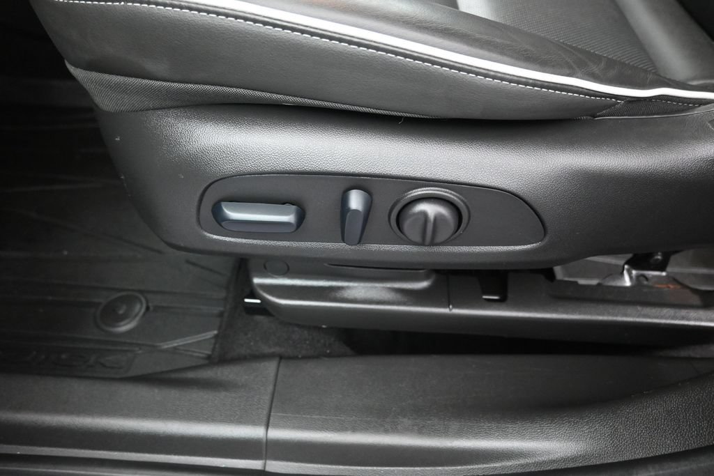 Used 2024 Buick Encore GX Avenir w/ Avenir Technology Package AWD/4WD image 25