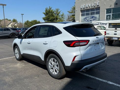 New 2026 Ford Escape Active w/ Cold Weather Package FWD image 4