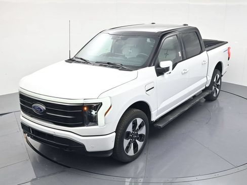 Used 2023 Ford F150 Lightning Platinum AWD/4WD image 34