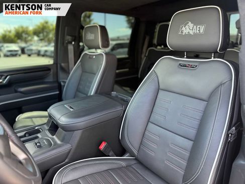 Used 2025 GMC Sierra 2500 AT4X w/ AT4X AEV Edition AWD/4WD image 35