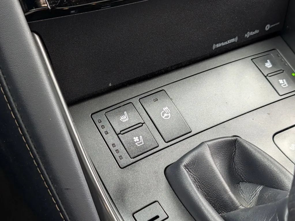 Used 2022 Lexus IS 350 F Sport w/ Memory Package AWD/4WD image 27