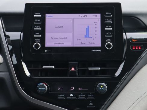 Used 2021 Toyota Camry SE image 14