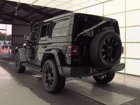 Used 2022 Jeep Wrangler Unlimited Sahara AWD/4WD image 4