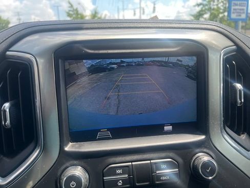 Used 2021 Chevrolet Silverado 1500 LT AWD/4WD image 23