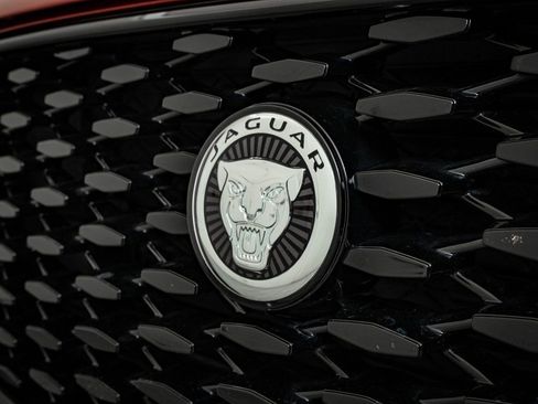 Used 2025 Jaguar F-PACE R-Dynamic S image 3