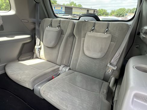 Used 2012 Toyota Highlander 4WD w/ Tech Pkg image 17