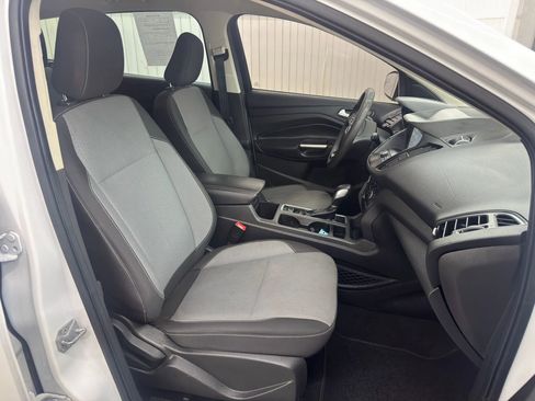 Used 2019 Ford Escape SE image 10