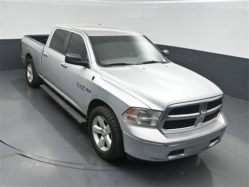 Used 2017 RAM 1500 Classic SLT image 36