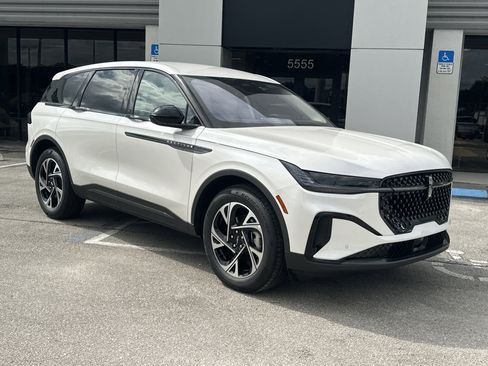 New 2026 Lincoln Nautilus Premier w/ Jet Appearance Package image 4