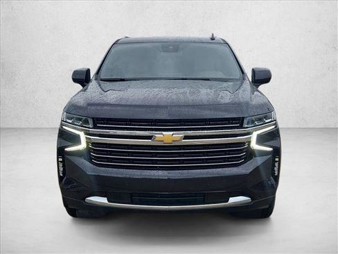 Used 2024 Chevrolet Suburban LT RWD image 2