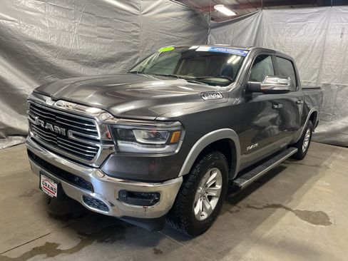Used 2019 RAM 1500 Laramie AWD/4WD image 3