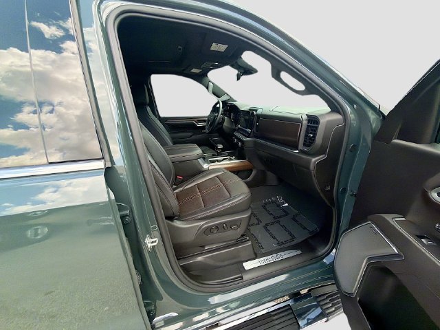 Used 2026 Chevrolet Silverado 1500 High Country w/ High Country Premium Package RWD image 30