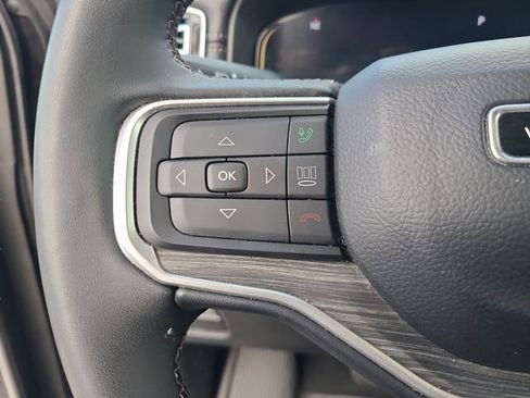 Used 2024 Jeep Wagoneer Series II w/ Flexible Seating Group image 29