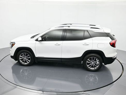 Used 2023 GMC Terrain SLT image 35