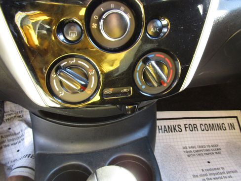 Used 2015 Nissan Versa Note SV w/ SL Tech Package image 25