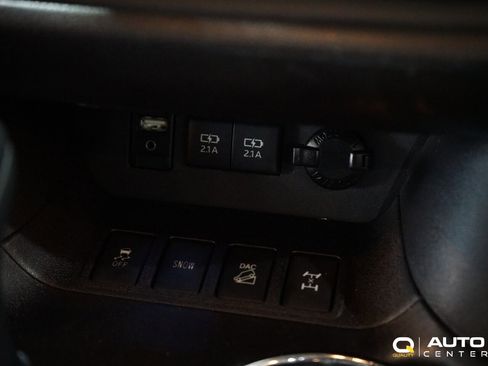 Used 2018 Toyota Highlander XLE image 29