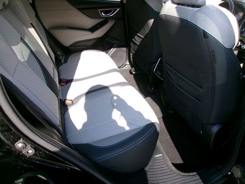 Used 2020 Subaru Forester Premium image 11