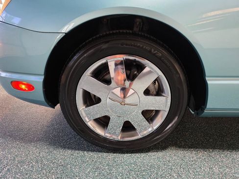Used 2002 Ford Thunderbird RWD image 12