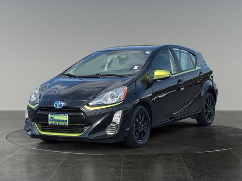 Used 2016 Toyota Prius C Persona Series FWD image 4