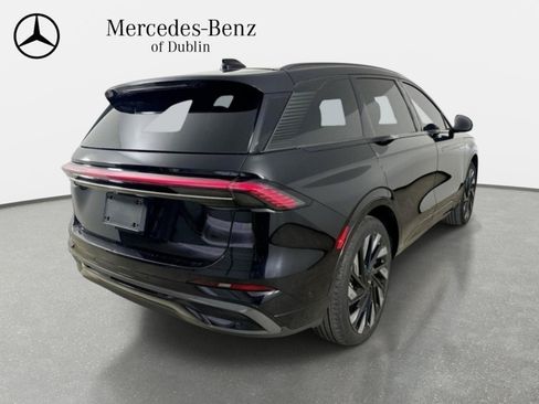 Used 2024 Lincoln Nautilus Reserve w/ Equipment Group 203A AWD/4WD image 11