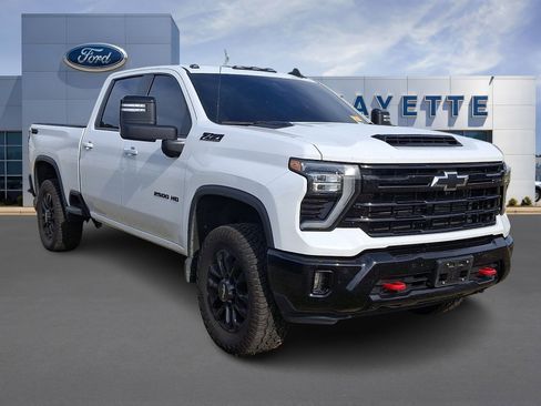 Used 2025 Chevrolet Silverado 2500 LT w/ Trail Boss Package AWD/4WD image 1