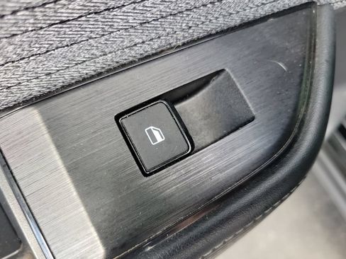 Used 2023 Nissan Rogue SV FWD image 17