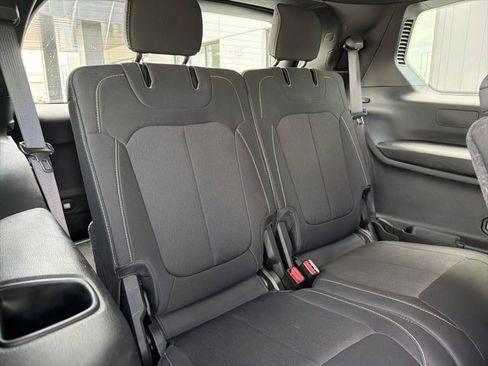 Used 2024 Jeep Grand Cherokee L Laredo w/ Trailer Tow Package image 17