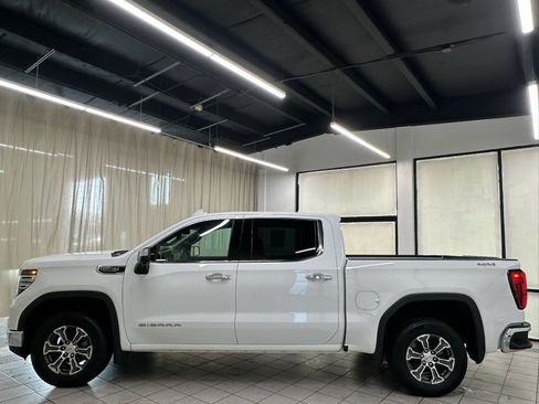Used 2026 GMC Sierra 1500 SLT AWD/4WD image 11