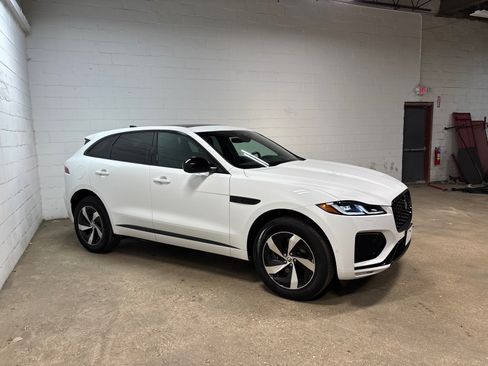 Used 2026 Jaguar F-PACE R-Dynamic S AWD/4WD image 5