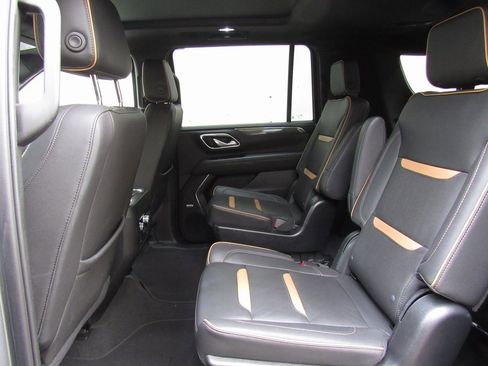 Used 2023 GMC Yukon XL AT4 w/ AT4 Premium Package image 15