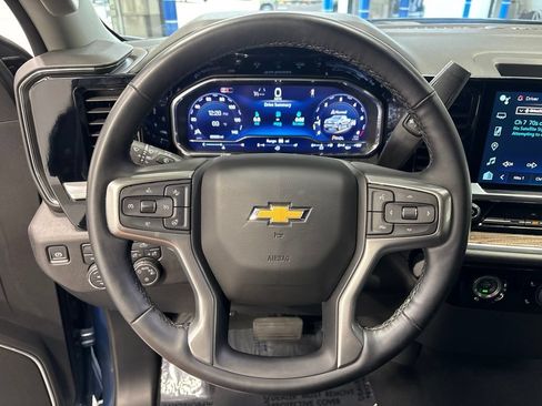 Used 2024 Chevrolet Silverado 1500 LT AWD/4WD image 12