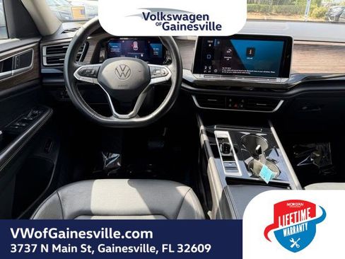 Certified 2025 Volkswagen Atlas SEL AWD/4WD image 15
