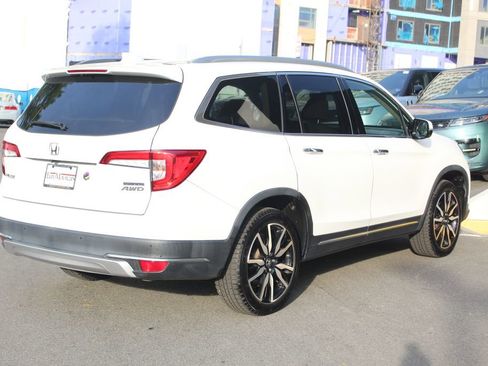 Used 2020 Honda Pilot Touring image 2