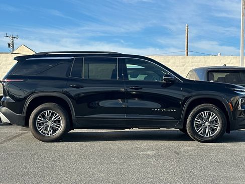 Used 2024 Chevrolet Traverse LT image 6