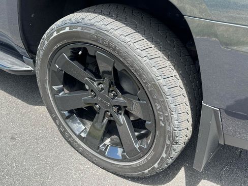 Used 2019 GMC Yukon SLT w/ Graphite Performance Edition AWD/4WD image 26