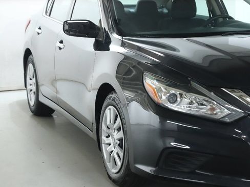 Used 2018 Nissan Altima 2.5 S w/ S Convenience Package FWD image 9