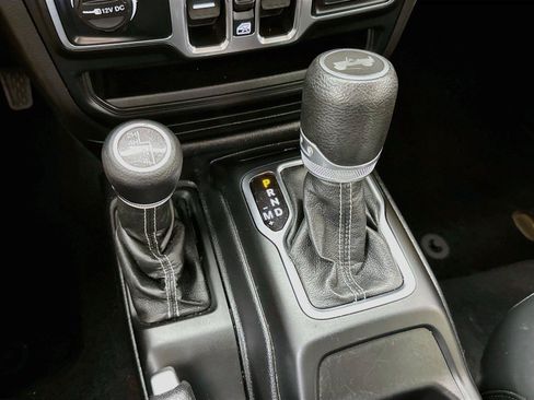 Used 2021 Jeep Wrangler Unlimited Sahara AWD/4WD image 20