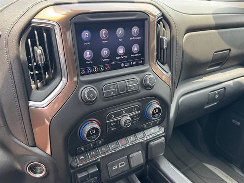 Used 2020 Chevrolet Silverado 1500 High Country w/ Technology Package AWD/4WD image 27