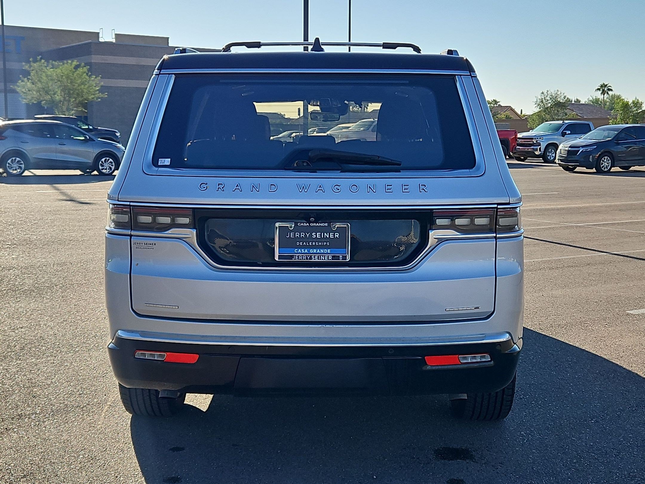 Used 2022 Jeep Grand Wagoneer Series III AWD/4WD image 4