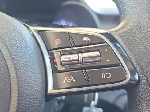 Certified 2023 Kia Forte LXS image 19