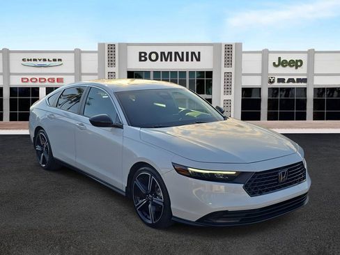 Used 2024 Honda Accord Sport image 2