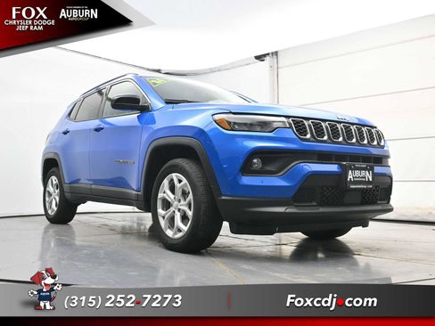 Used 2024 Jeep Compass Latitude w/ Convenience Group image 15