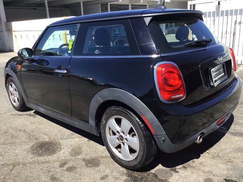 Used 2019 MINI Cooper 2-Door Hardtop FWD image 3