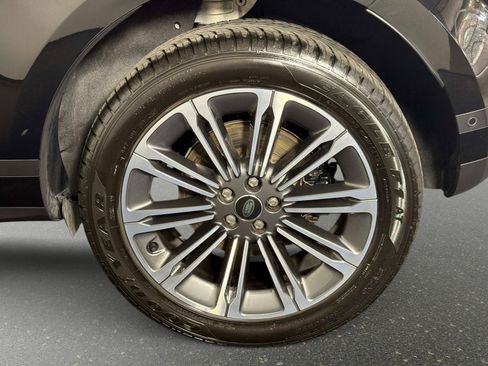 Used 2026 Land Rover Range Rover Evoque S image 13