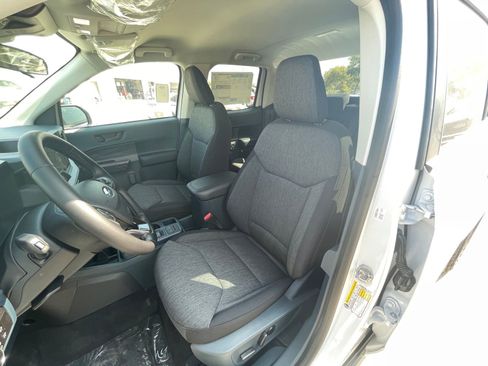 New 2025 Ford Maverick XLT w/ XLT Luxury Package AWD/4WD image 7