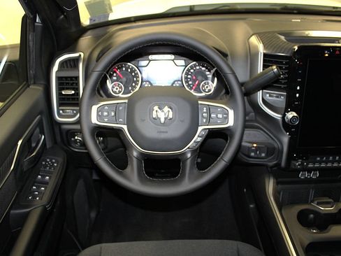 New 2026 RAM 2500 Big Horn AWD/4WD image 12