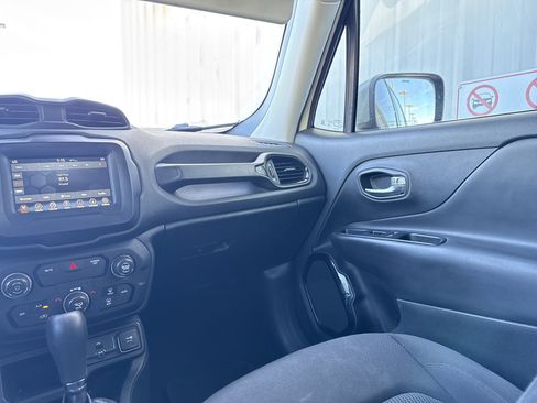 Used 2018 Jeep Renegade Altitude image 23