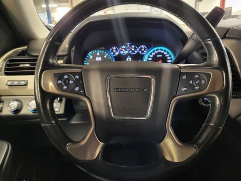 Used 2019 GMC Yukon Denali w/ Denali Ultimate Package image 32