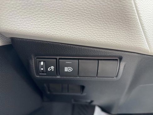 Certified 2025 Toyota Corolla Cross L FWD image 18