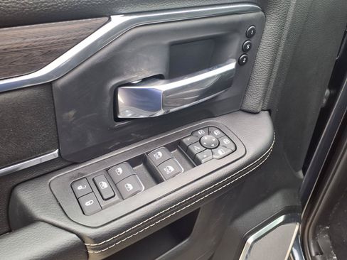 New 2026 RAM 2500 Laramie AWD/4WD image 11